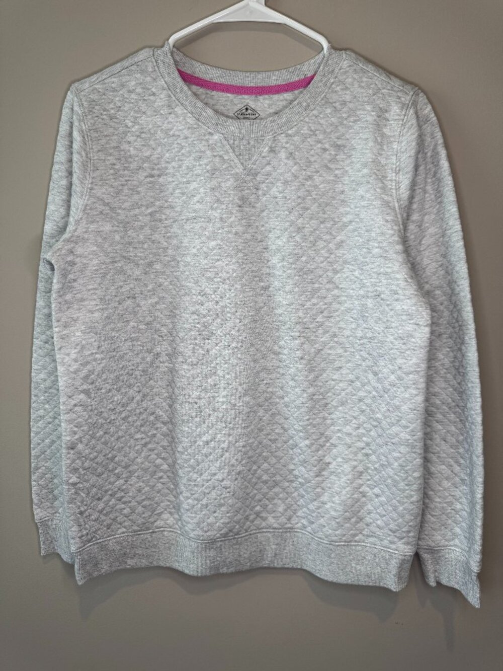 St. John's Bay Quilted Gray Crewneck Lightweight Sweatshirt Size Small